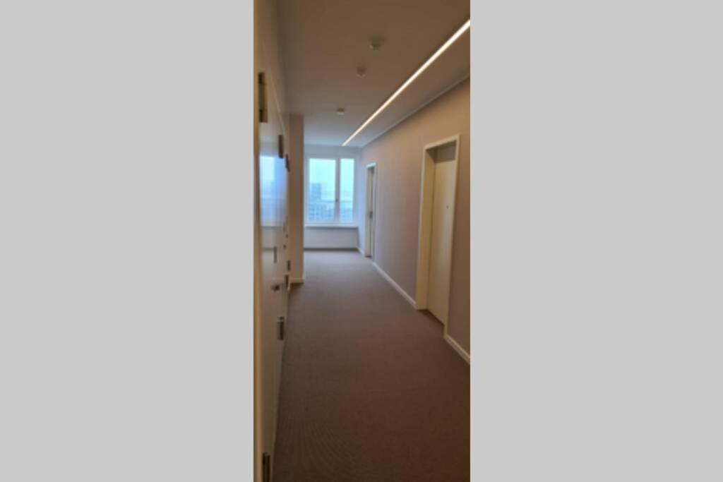 Studio Apartment Uber Den Wolken برلين المظهر الخارجي الصورة